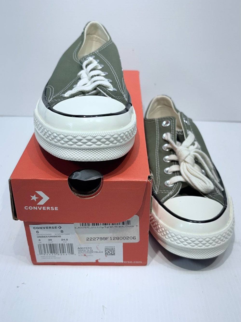 CONVERSE Chuck 70 Low sneakers in Utility Green - UNISEX Men's 6, Women's 8